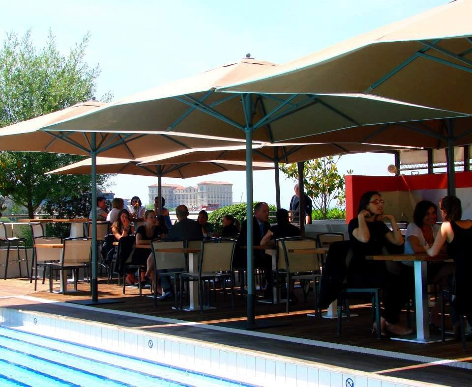 Blue Square – 38-40, quai Rive Neuve 13007 Marseille (Photo 1)