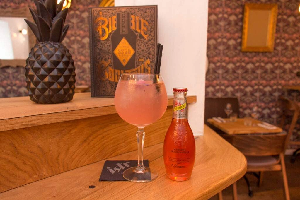 Fête Impériale : un cocktail au champagne créé pour le bar à cocktails ISTR