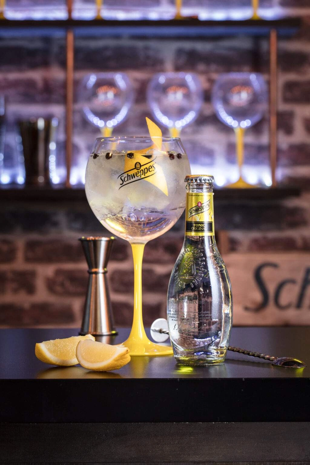 Le Gin Tonic, le cocktail classique au gin et Schweppes