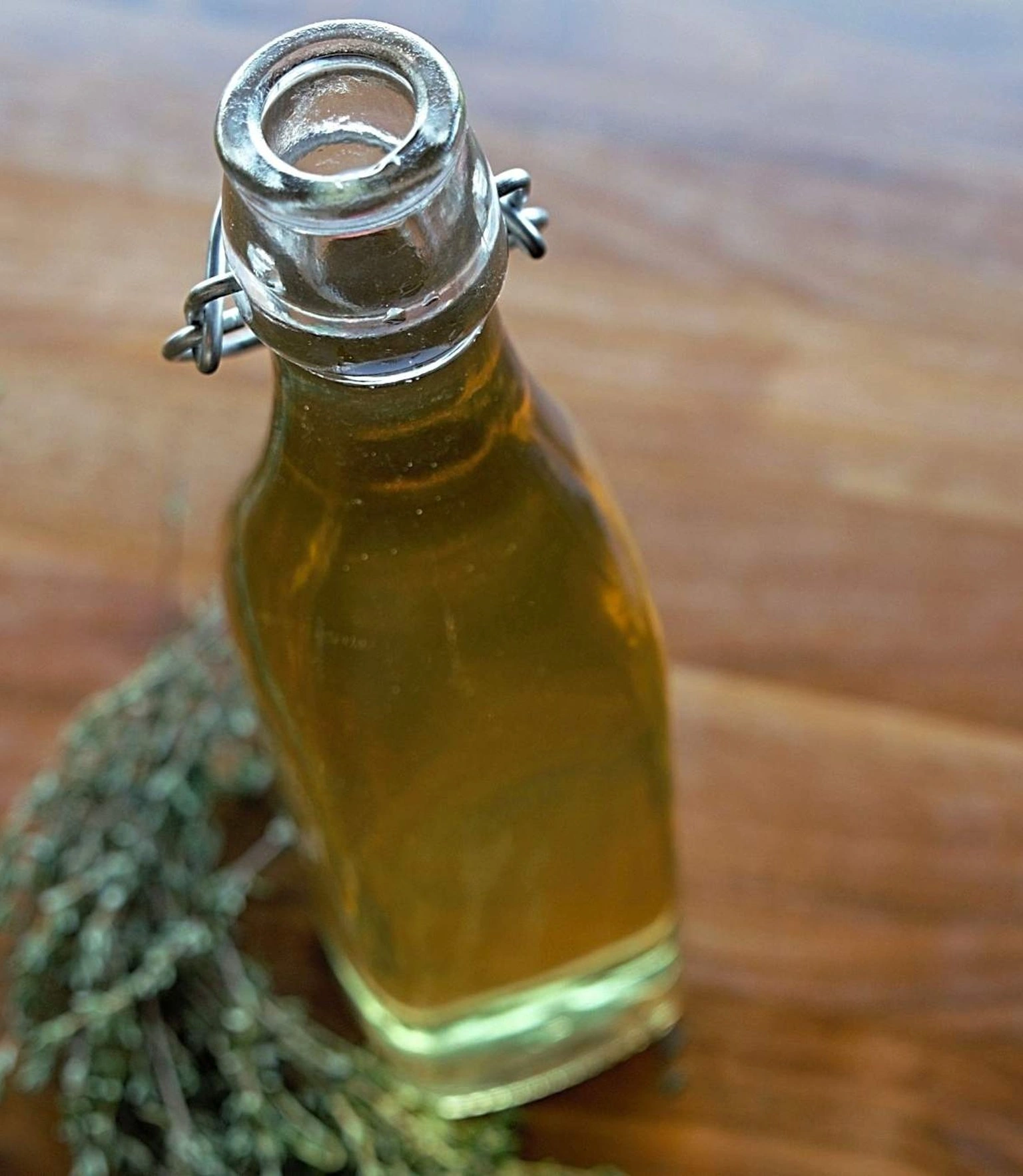 Astuce cocktail : réaliser un sirop thym citron et romarin en 4 étapes