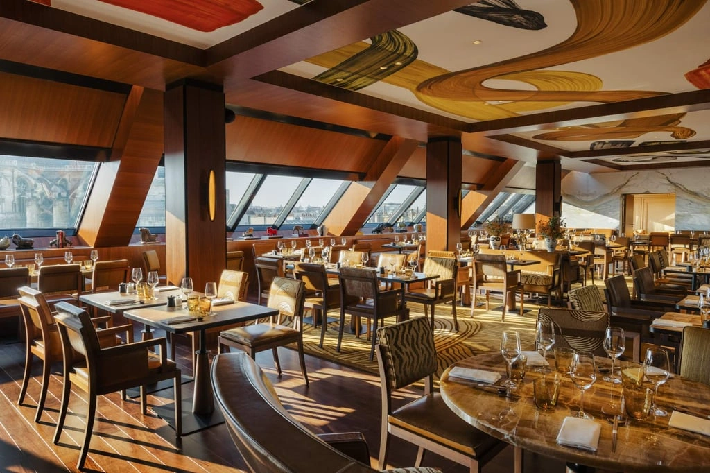 La Plume, le restaurant bar rooftop du Madame Rêve à Paris